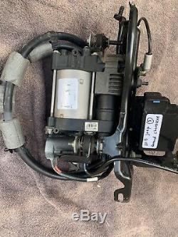 2011-2019 Jeep Grand Cherokee Suspension Air Compressor OEM