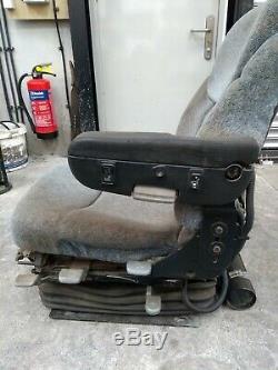 New Holland T7 Series Deluxe Air Suspension Seat with Seatbelt